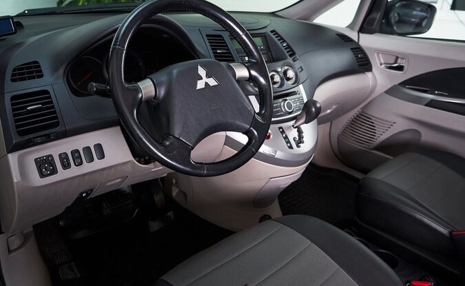 Mitsubishi Grandis